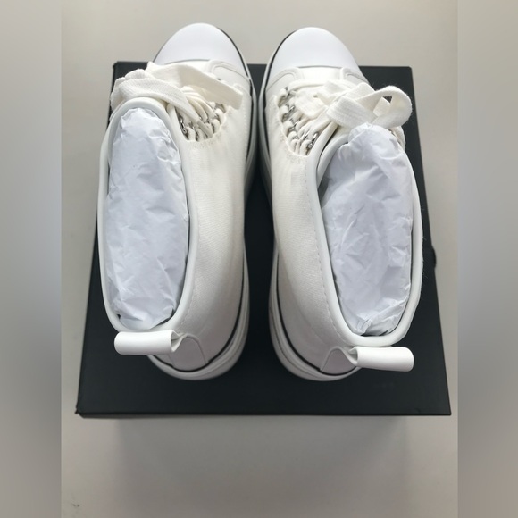 New in Box D’Amelio DB Eyekonn Platform Sneakers in White Canvas, Size 7.5 M - Picture 6 of 15